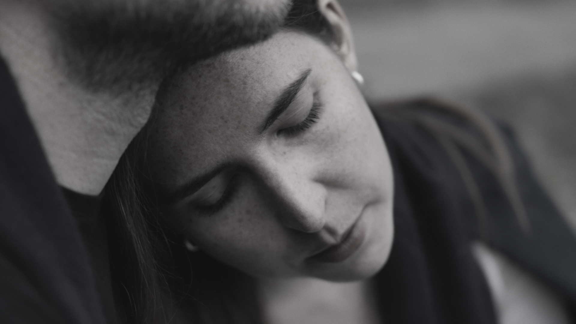 Black-and-white film still from Les étourdits by Paris Lavidis
